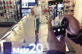 競(jìng)相發(fā)力全面屏 國產(chǎn)手機(jī)欲破高端市場(chǎng)天花板