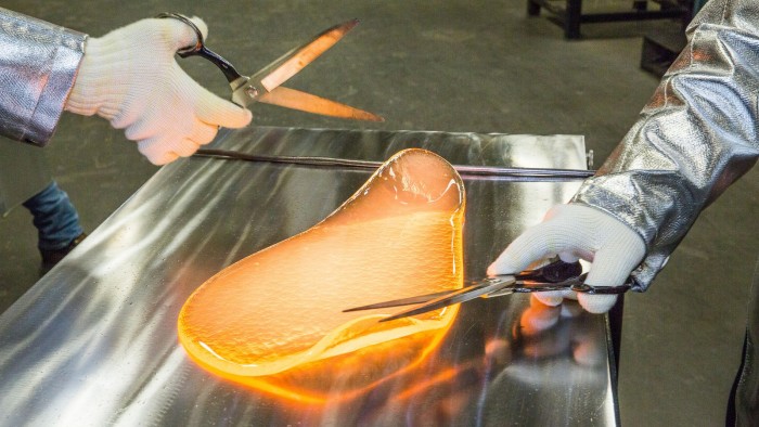 康寧表示可折疊設(shè)備的大猩猩玻璃還在研發(fā)之中