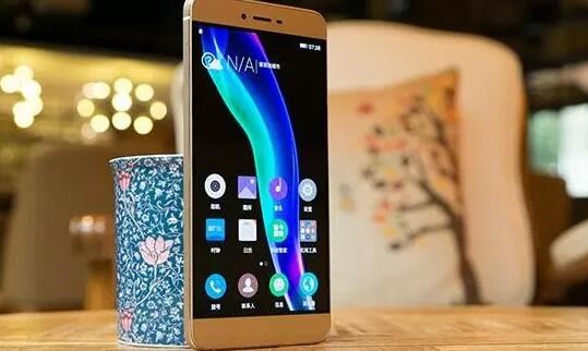 金立的衰落，劉立榮的鍋？