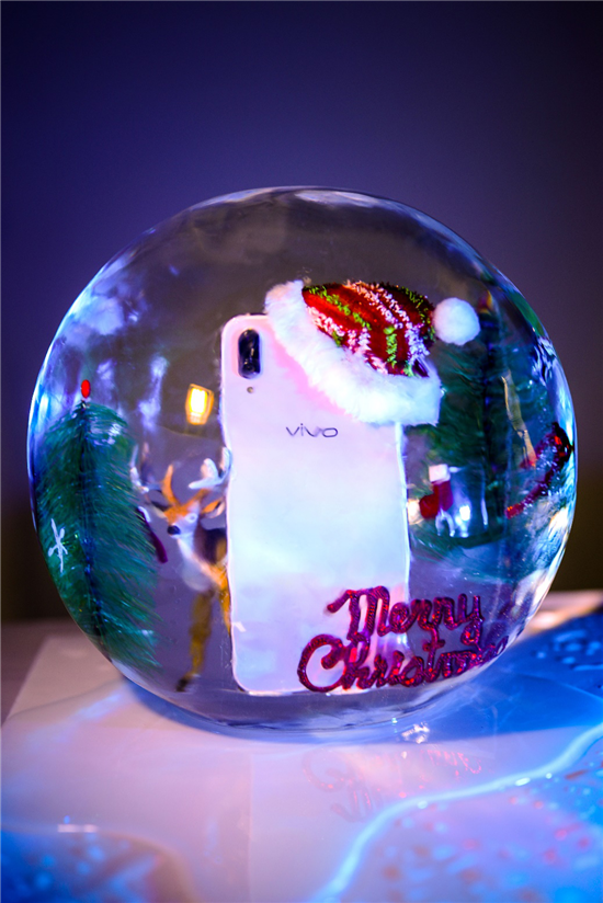 迎合圣誕氣息，vivo X23幻彩版創(chuàng)意照出爐