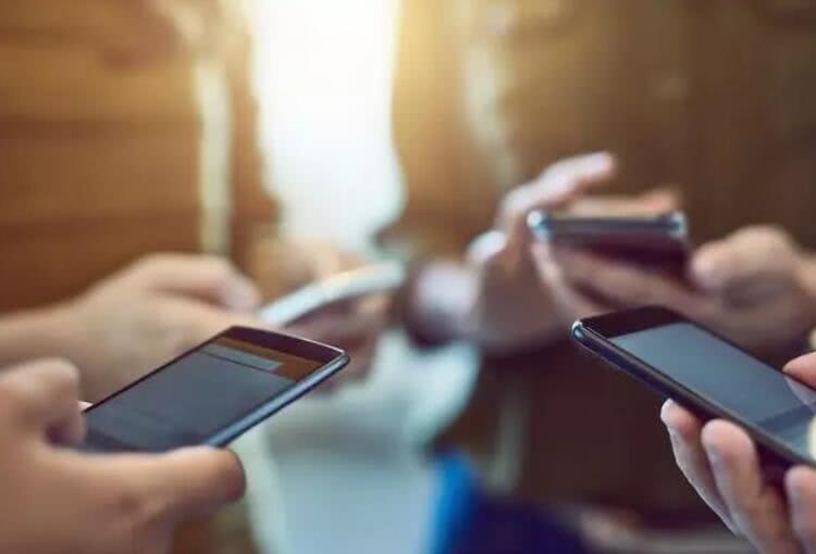 深網(wǎng)|中國(guó)手機(jī)告別黃金時(shí)代:第二梯隊(duì)淪陷 OPPO小米承壓