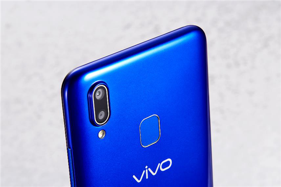 vivo U1真機圖賞：靈動水滴屏+科技美學，千元品質(zhì)典范