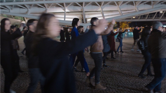 4800萬(wàn)廣角夜景三攝+真全面屏 vivo X27的美不止表面