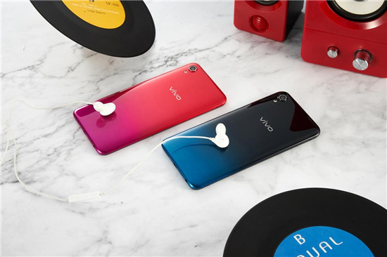 vivo Y91真機賞析：越級品質(zhì)，第一眼就有心動感