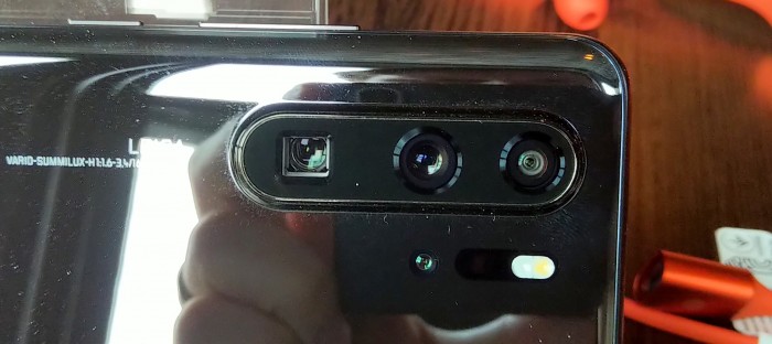 華為P30/P30 Pro正式發(fā)布：4000萬像素攝像頭 10倍混合變焦