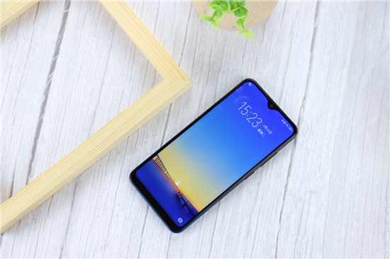 vivo Y91上手體驗(yàn)：潮流外觀+暢快性能，不愧千元新寵