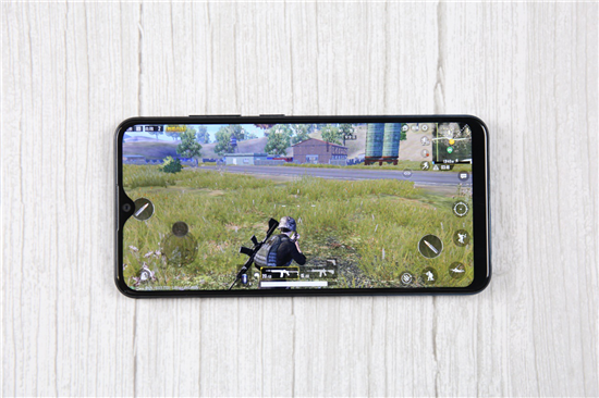 vivo Y91上手體驗(yàn)：潮流外觀+暢快性能，不愧千元新寵