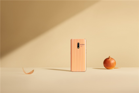 realme X登陸國內(nèi)市場：本真設(shè)計詮釋越級美學