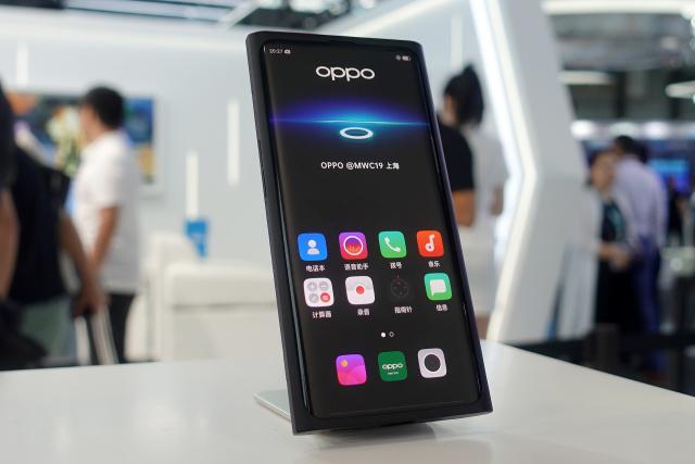 OPPO發(fā)布全新透視全景屏：屏下攝像頭模組與屏幕巧妙結(jié)合