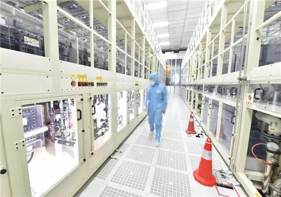 柔性屏技術(shù)落戶深圳機(jī)場(chǎng)，新應(yīng)用場(chǎng)景打破行業(yè)限制