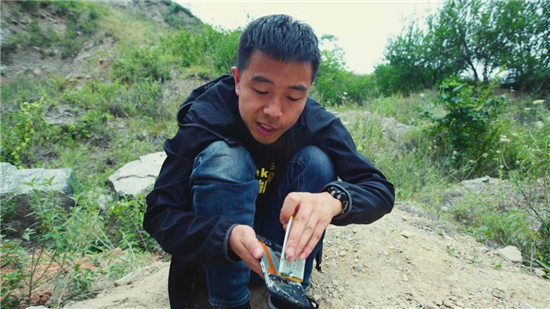 技術(shù)宅爆改vivo Z5x 超大電池成野外求生硬核神器