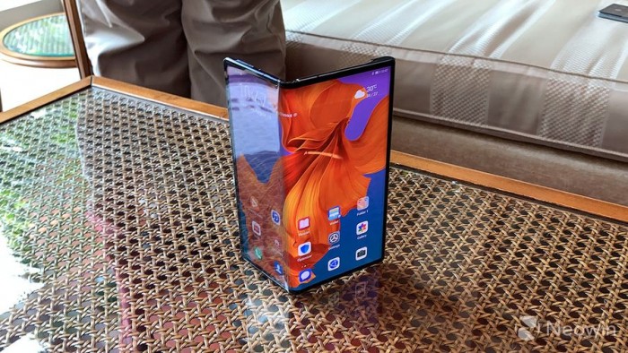 華為折疊屏手機(jī)