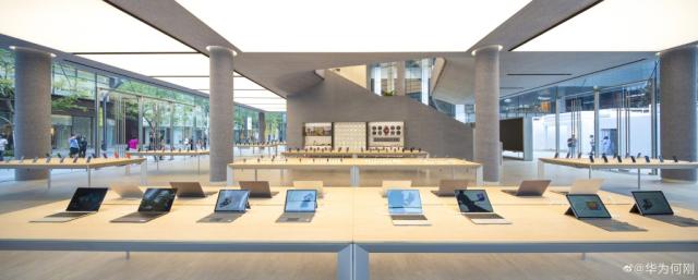 華為首家全球旗艦店在深圳萬(wàn)象天地正式開業(yè)