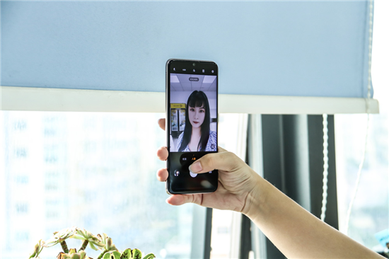 拍照能手vivo U3，實(shí)力詮釋千元優(yōu)品的潮流顏值