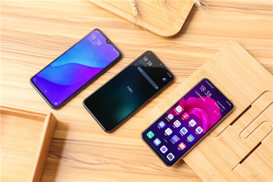 5000mAh大電池+18W雙引擎閃充，千元優(yōu)品vivo U3續(xù)航無(wú)憂