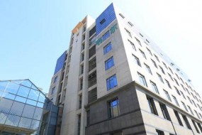 韋爾股份副總經(jīng)理紀(jì)剛減持公司股份50萬股 套現(xiàn)逾5000萬元