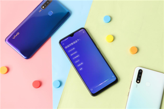 全新vivo U3來襲，5000mAh超大電池+18W雙引擎閃充帶來持久享受