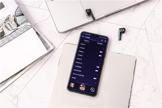 vivo Z5i評測：強勁性能與長效續(xù)航的結(jié)合體，打造全新體驗