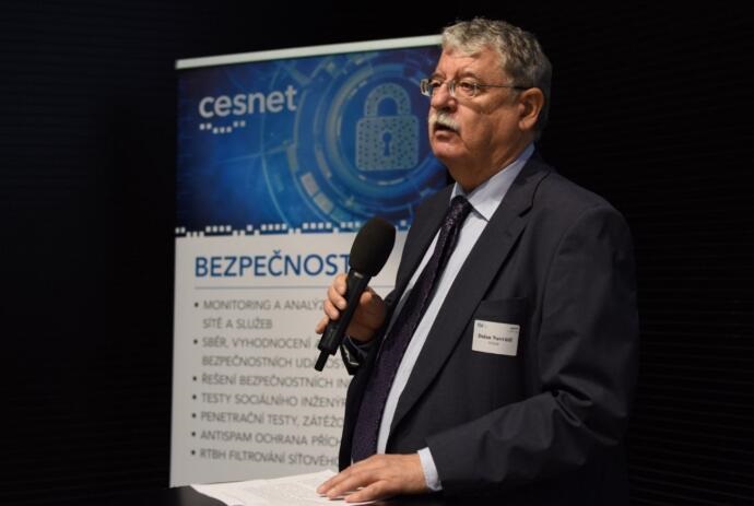 那個(gè)主張&ldquo;華為威脅論&rdquo;的捷克網(wǎng)絡(luò)安全局局長(zhǎng)被開(kāi)除了