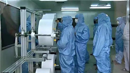 做面板設(shè)備的人又來(lái)?yè)岋埻肓耍? width=