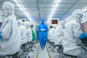 中藍(lán)電子管理人員集體留盤(pán)過(guò)年，“搶春機(jī)”保訂單求發(fā)展