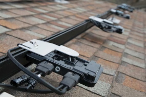 微逆價格戰(zhàn)硝煙漸濃，Enphase、德業(yè)、昱能近身“三國殺”