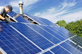 光伏上市公司業(yè)績對比，陽光電源、德業(yè)股份賺錢能力最強